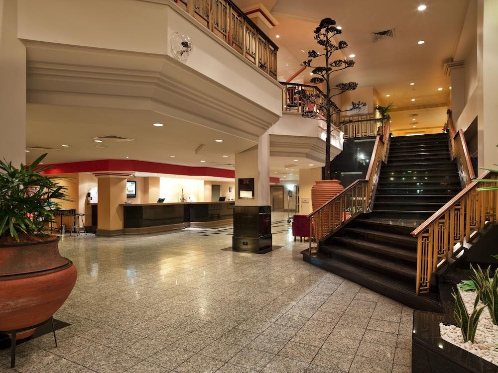 Grand Chancellor Hotel 4*