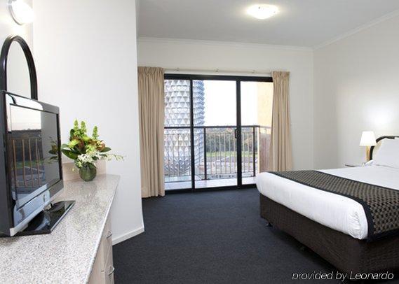 Riviera Hotel Adelaide