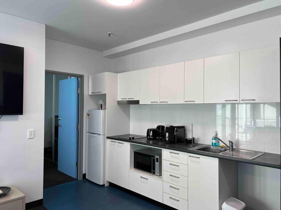 2br Entire * Adelaide