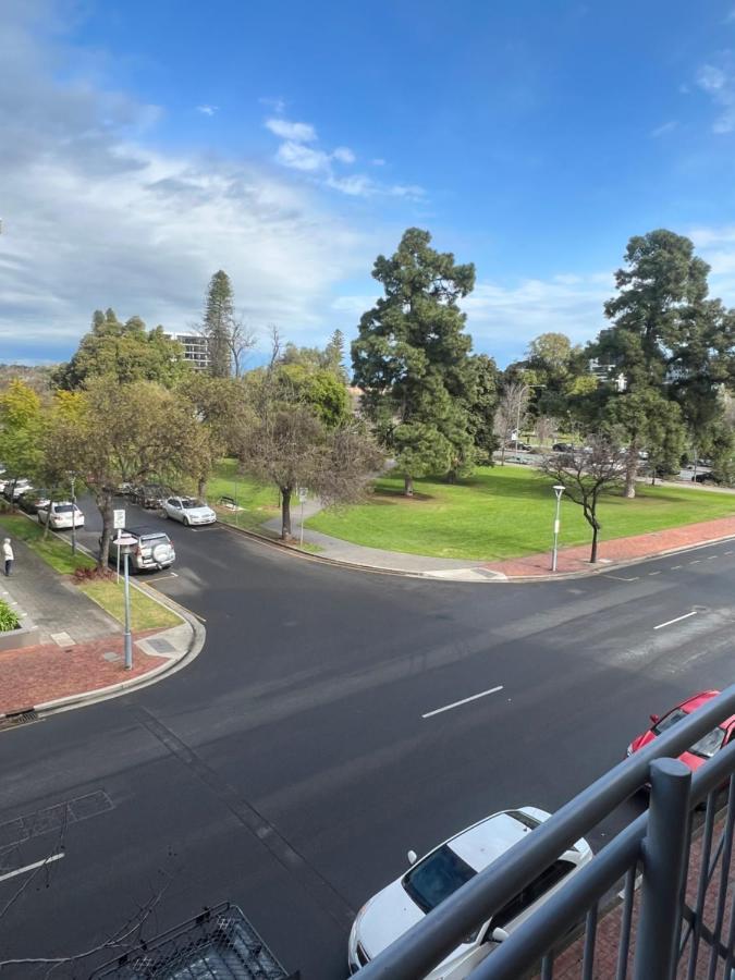 Apartment Cbd - 3br, 2bath & Carpark Adelaide