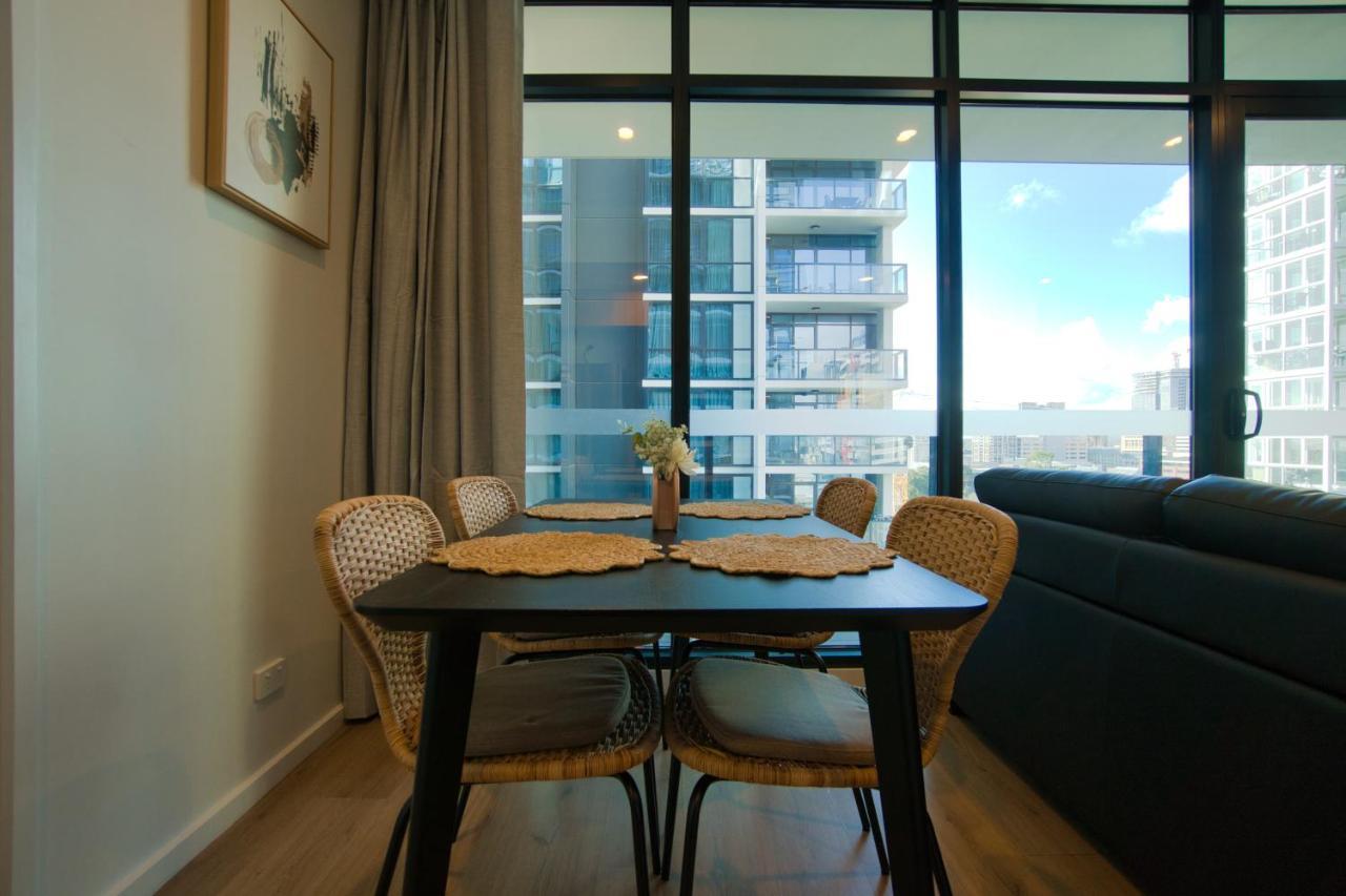 Contemporary 3br Paradise On Franklin Street Apartment