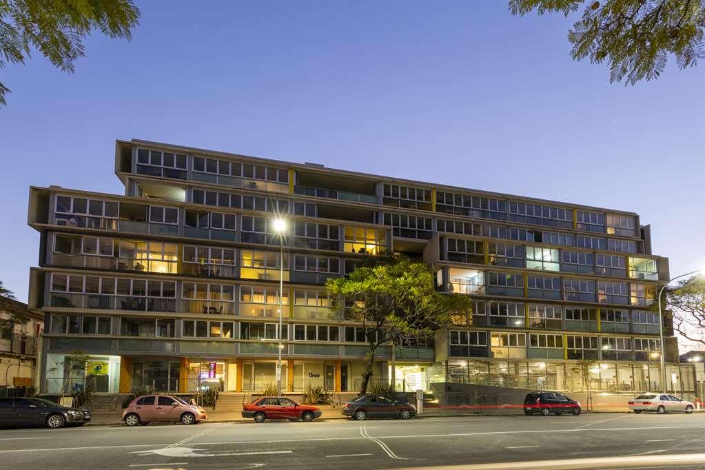 Istay Precinct 4*