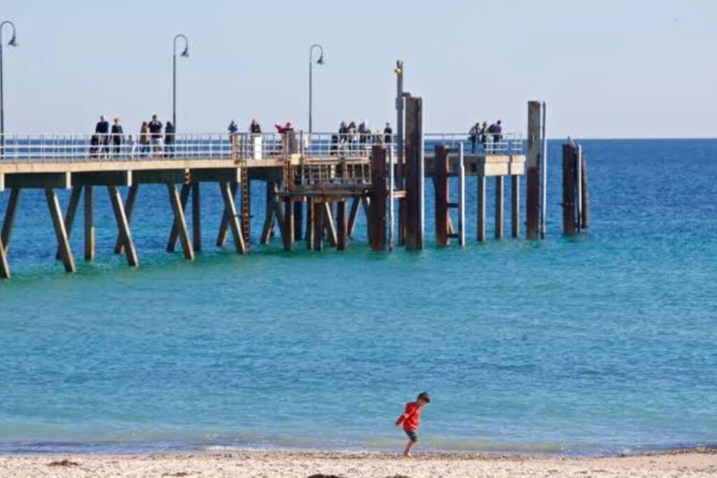 Absolute Beachfront At The Pier Glenelg * Adelaide