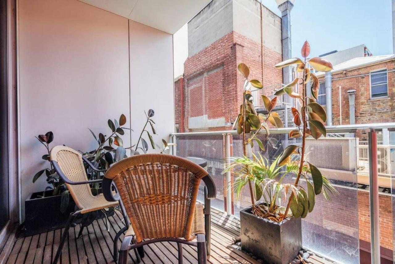 Tropicana On Bent Apartment *