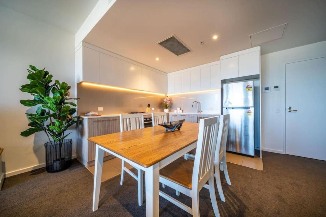 Divinity On Morphett Apartment *