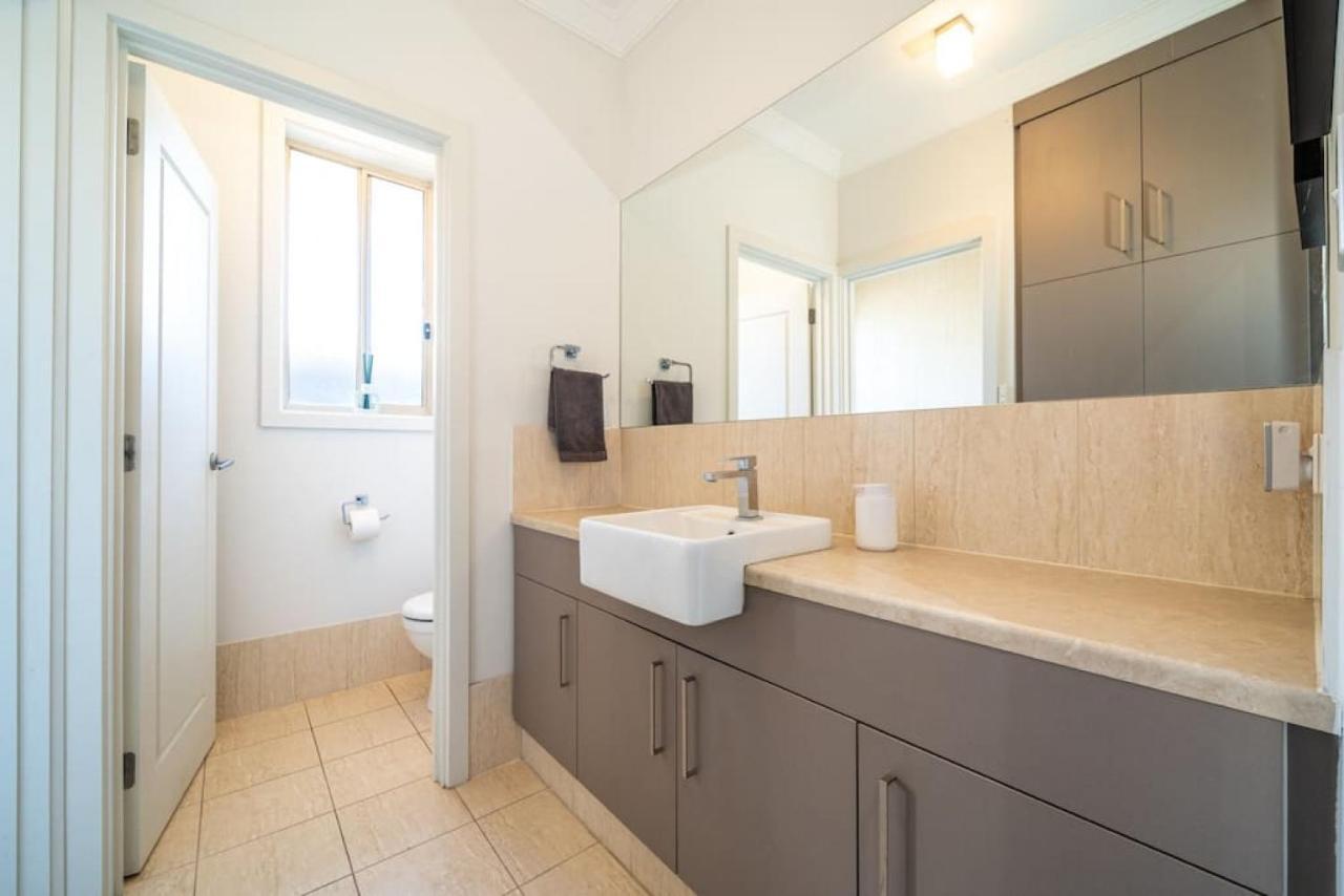 Holiday home The Arlington West Hindmarsh *