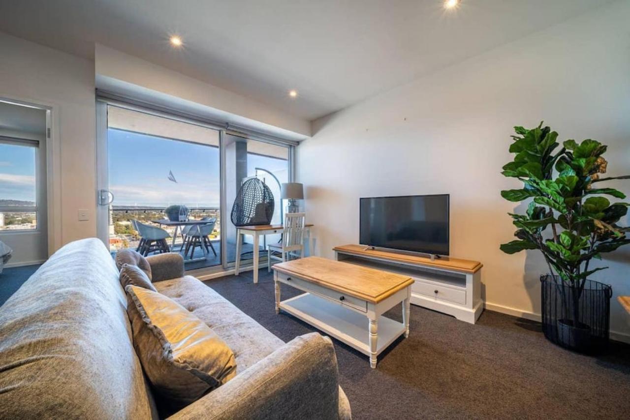Divinity On Morphett Apartment
