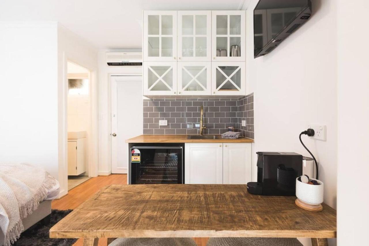 Escape North Apartment *