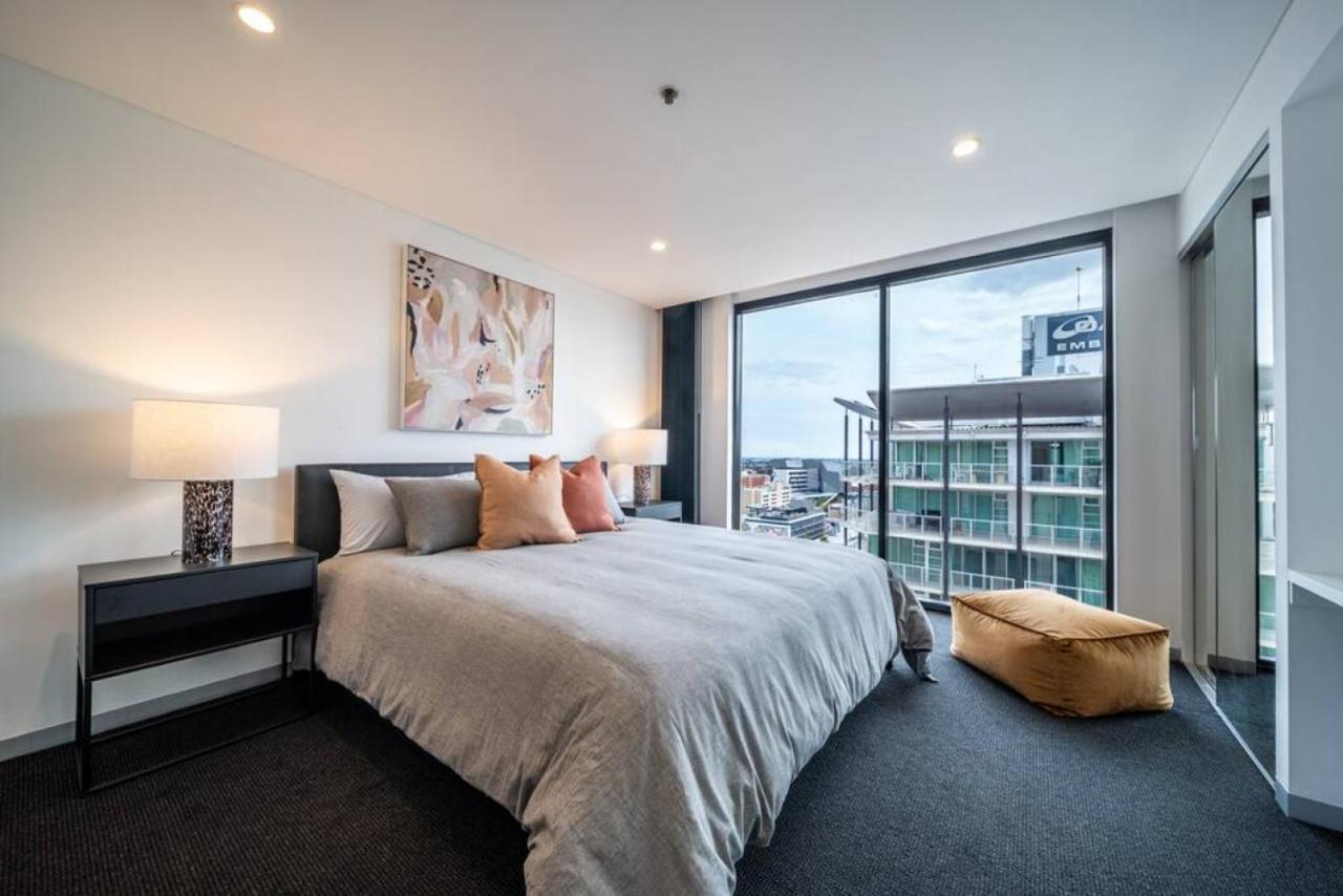 Apartment Onyx On North Tce Cbd Penthouse Pool Parking *