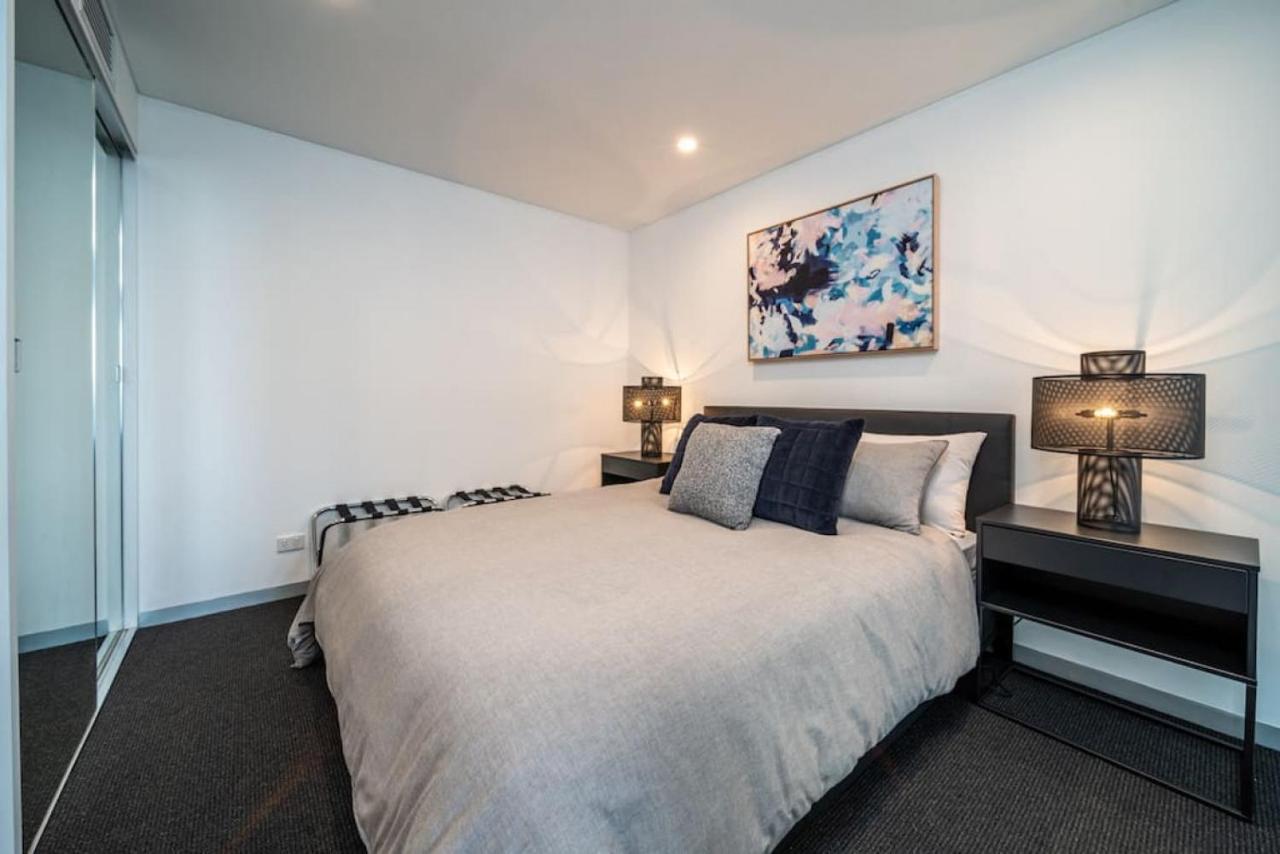 Onyx On North Tce Cbd Penthouse Pool Parking Apartment