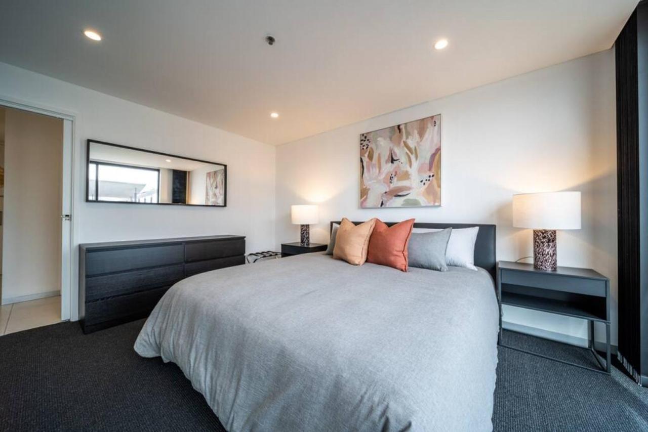 Onyx On North Tce Cbd Penthouse Pool Parking *