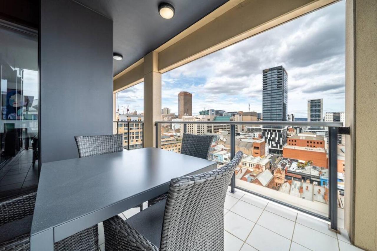 Onyx On North Tce Cbd Penthouse Pool Parking Apartment