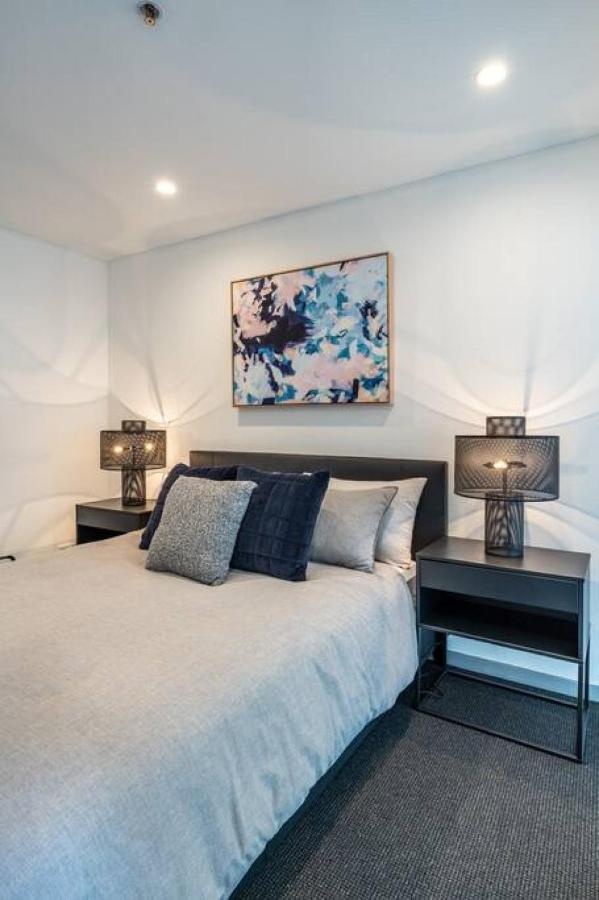 Onyx On North Tce Cbd Penthouse Pool Parking *