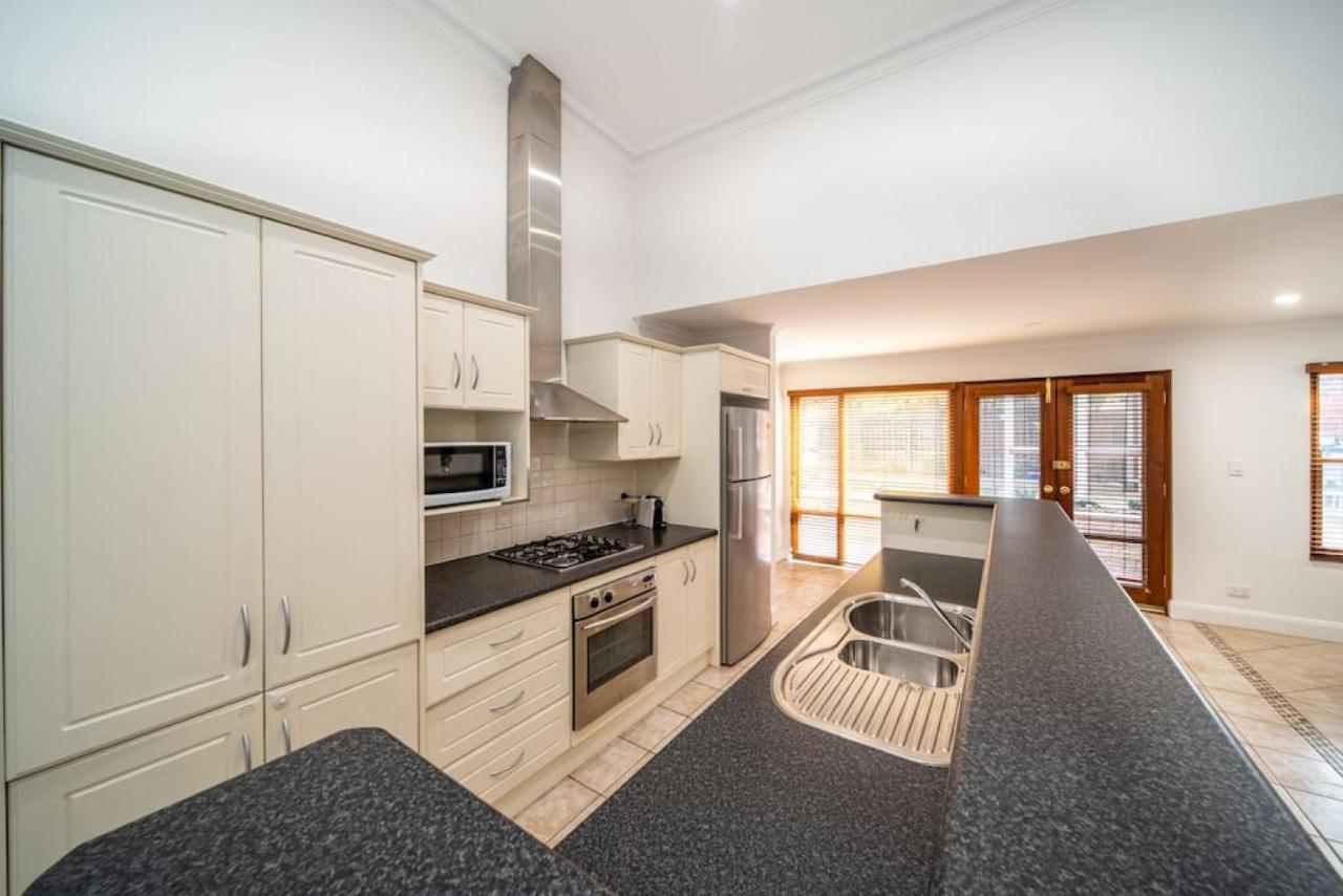Holiday home Irmas Place On Halifax *