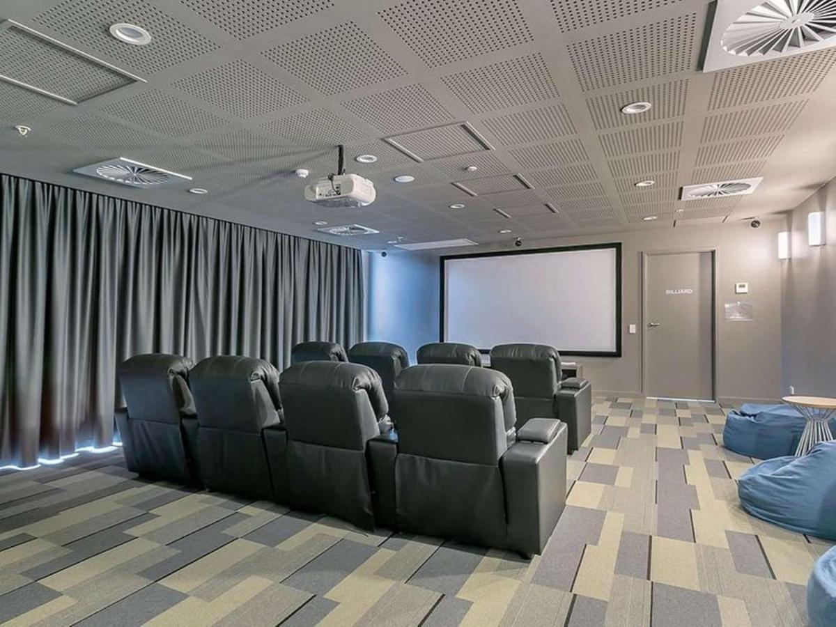Prestige 2bd Gym/pool Adelaide