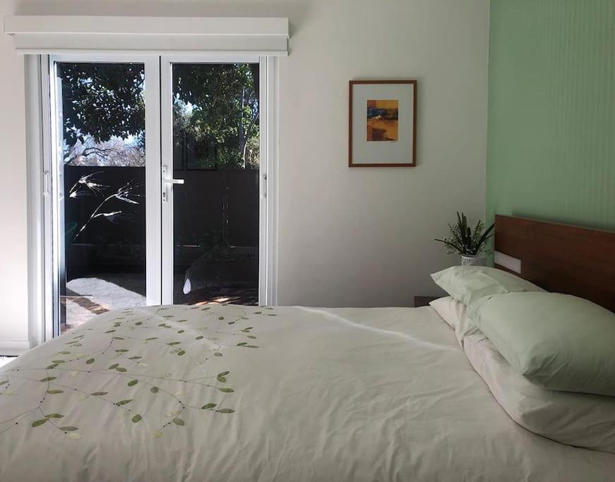 Mi Casa Su Casa *