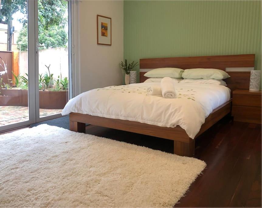 Mi Casa Su Casa *