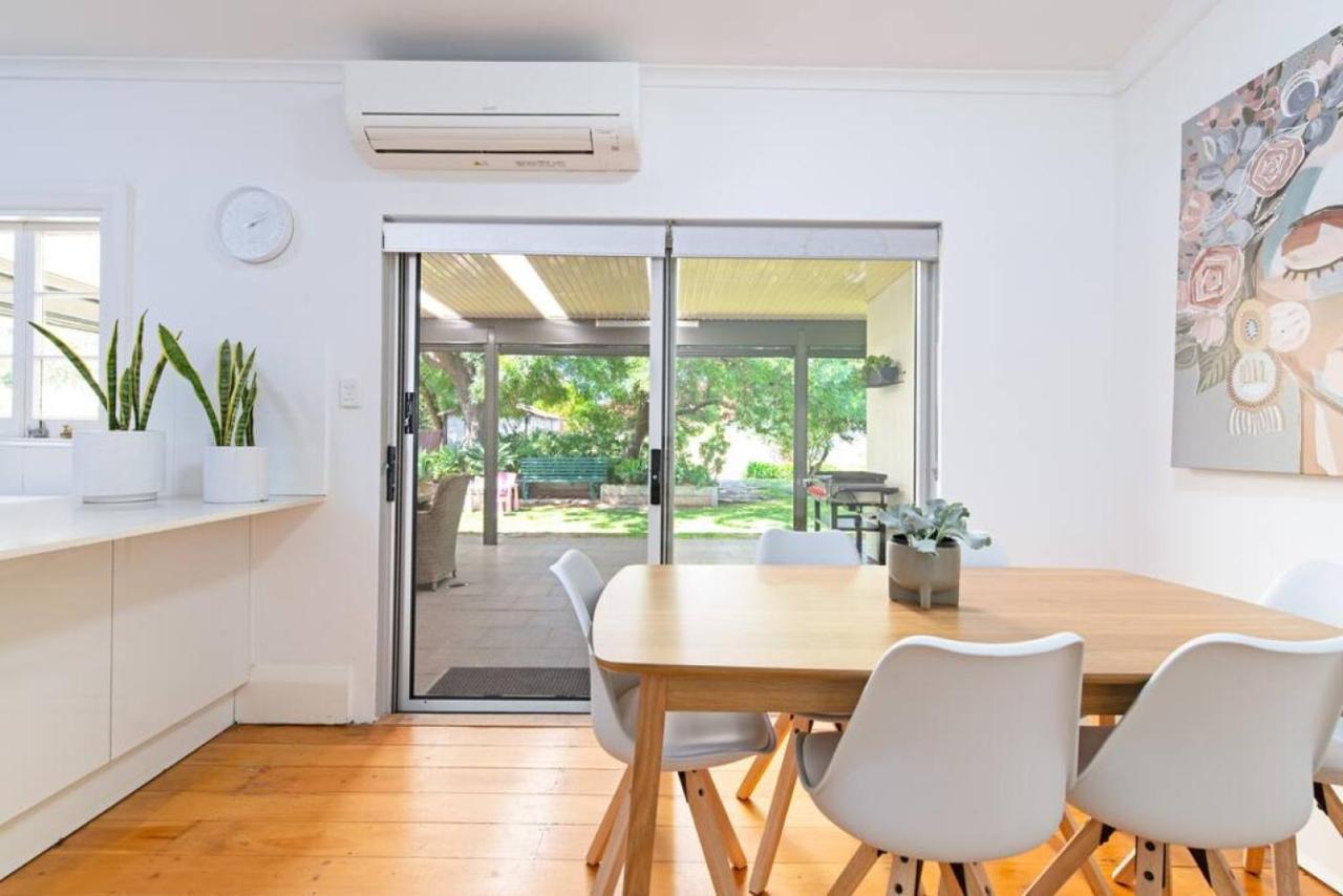 Charming 3-bedroom Sandstone Haven With Free Wine Holiday home Adelaide