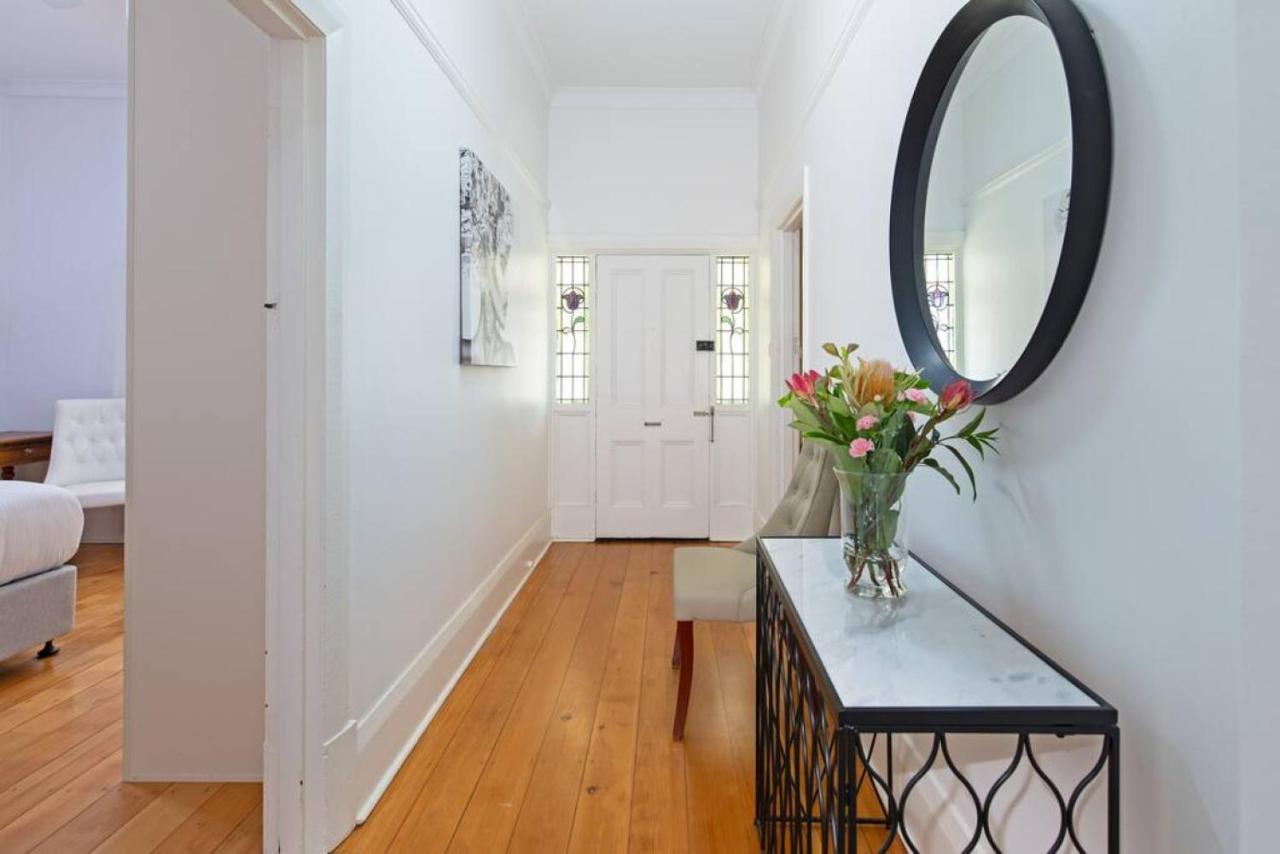 Charming 3-bedroom Sandstone Haven With Free Wine *