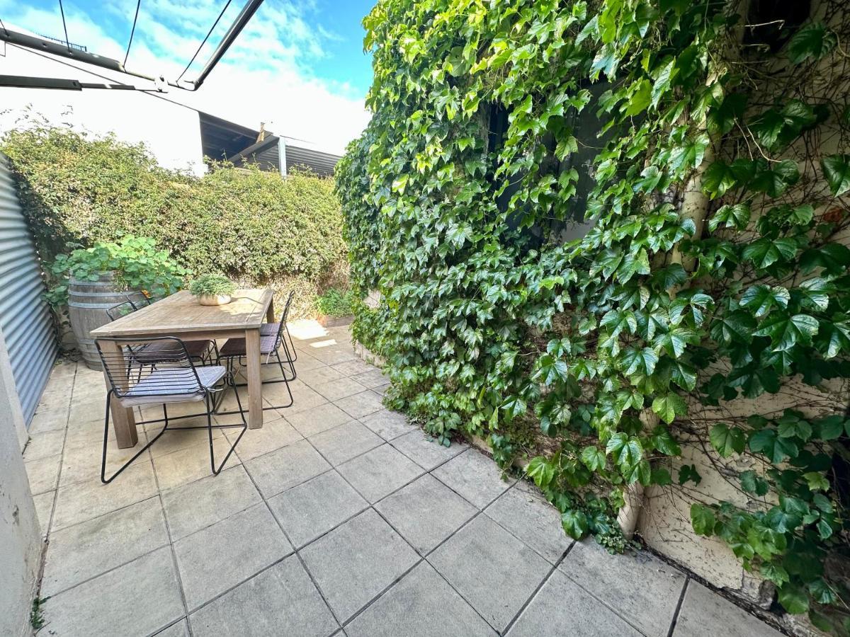 Cozy Urban Chinatown Escape Cbd - Free Parking Holiday home Adelaide
