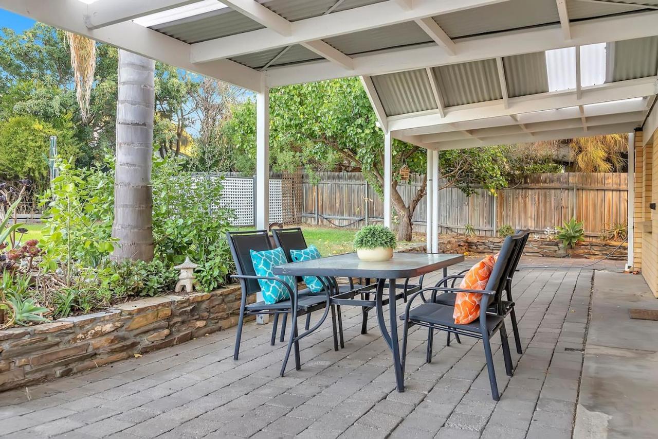 'harmony Lodge' A Cheerful Beachside Refresh Holiday home Adelaide