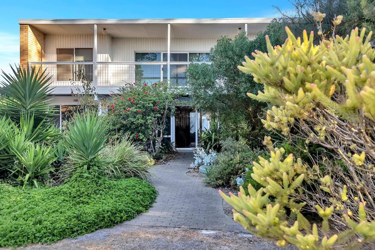 'harmony Lodge' A Cheerful Beachside Refresh