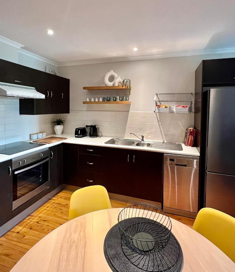 Cozy Urban Chinatown Escape Cbd - Free Parking Holiday home Adelaide