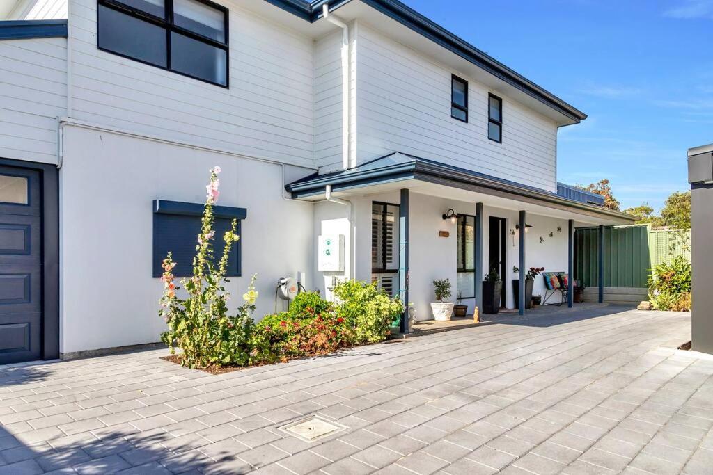 Guest house 'waurra' A Cosy Moana Getaway *