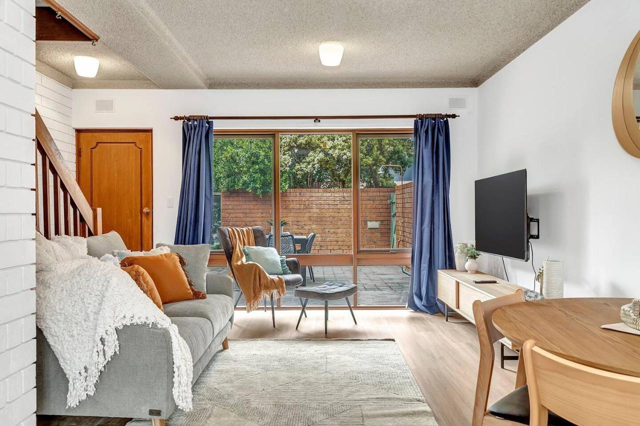 Brightly Beachside - Where Jetty Rd Meets The Ocean Holiday home *