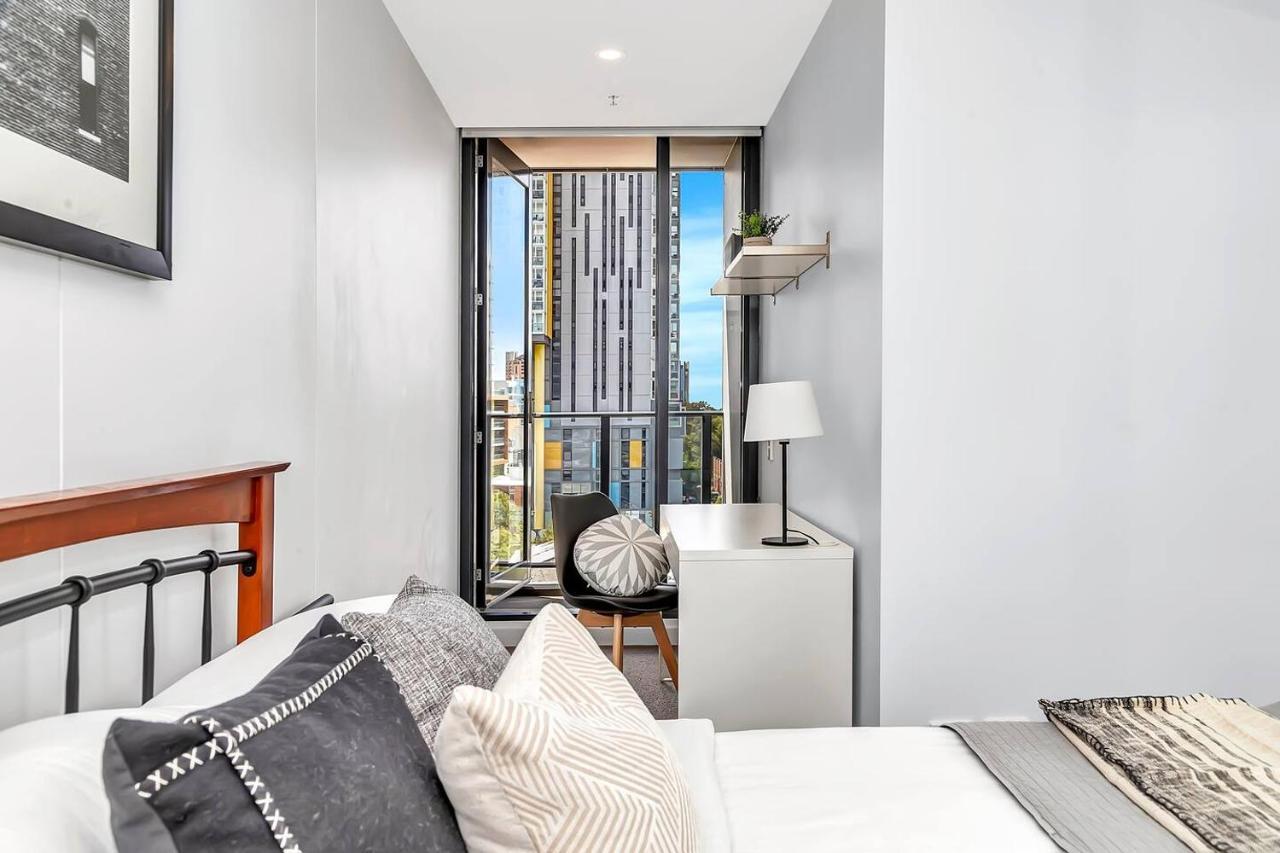 'adelaide Azure' Scenic Cbd Living With Rooftop Pool *