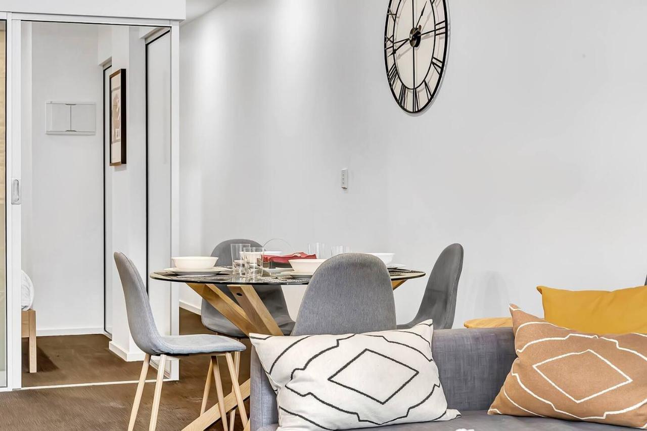 'artsy At East End' A Modern Inner-city Retreat Apartment