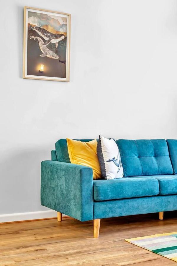 Apartment Adventure Awaits - Footsteps From West *
