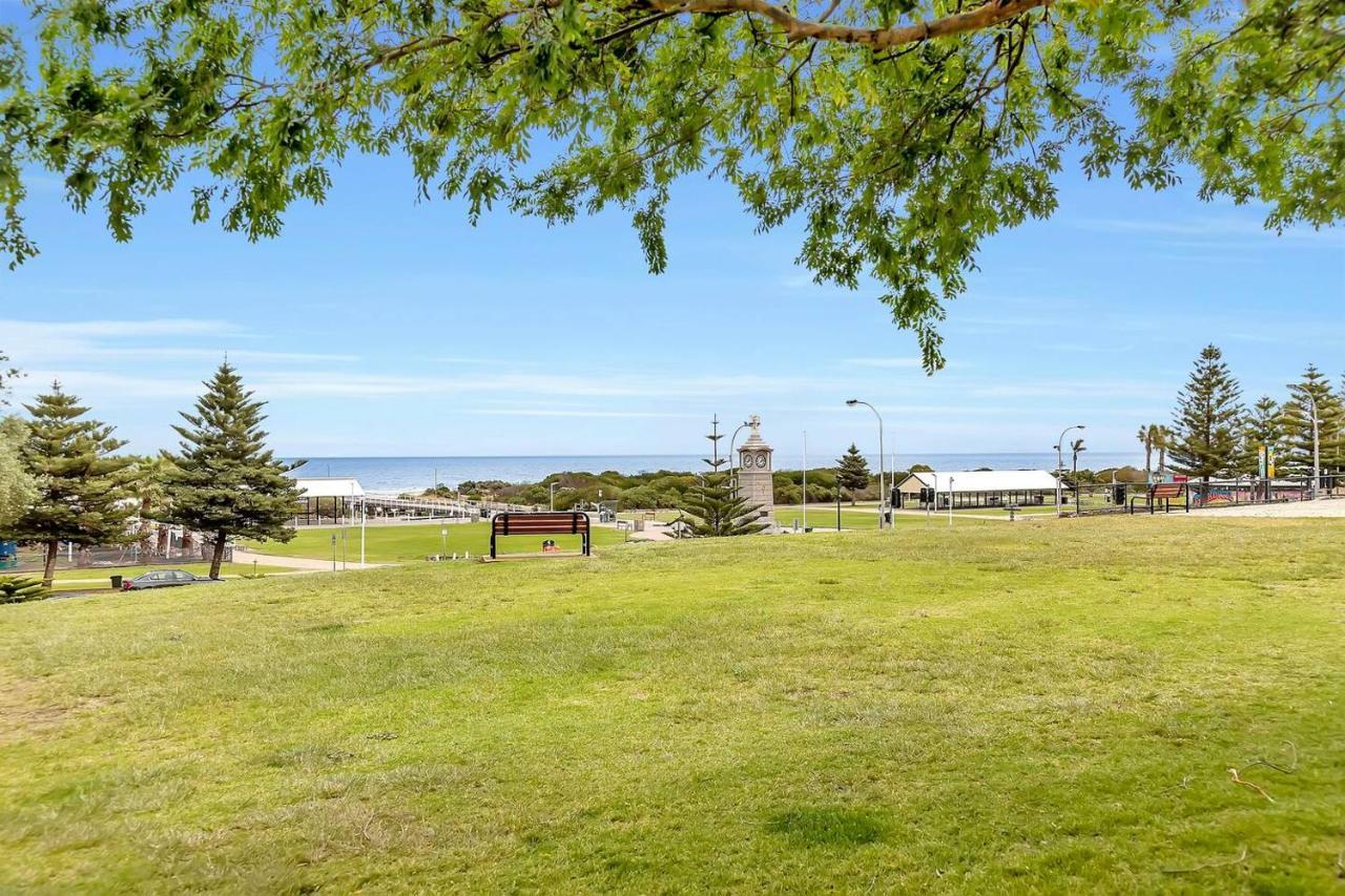 Time And Tide Hideaway - A Spacious Beachside Escape