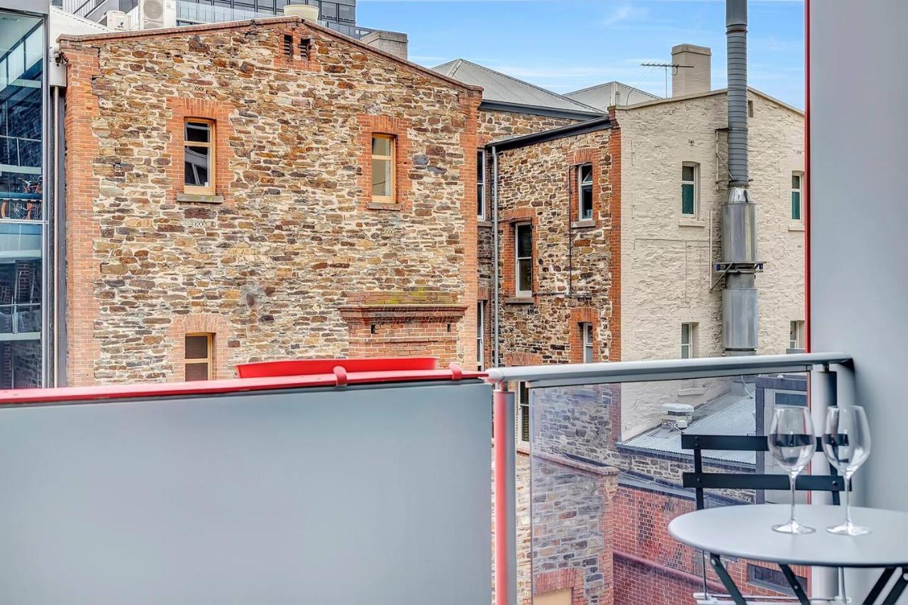 'artsy At East End' A Modern Inner-city Retreat Apartment *
