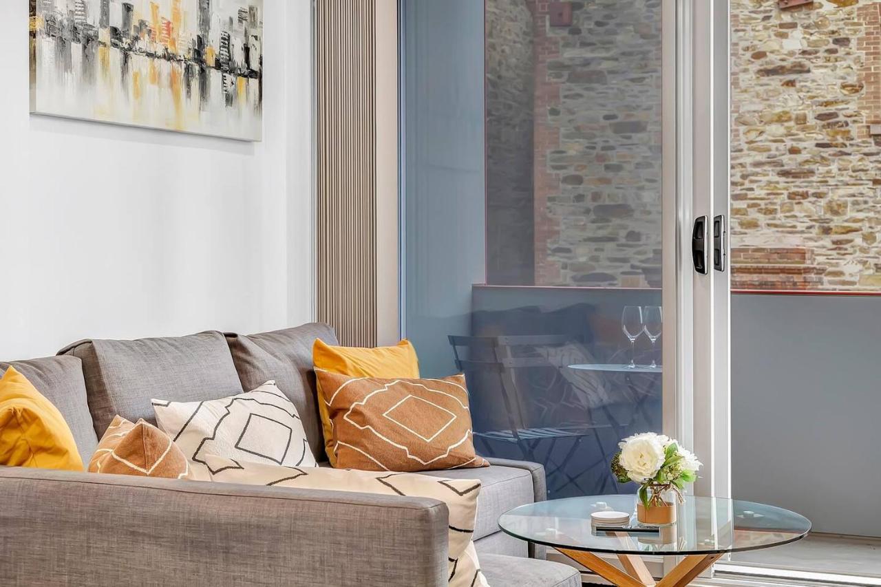 'artsy At East End' A Modern Inner-city Retreat Adelaide