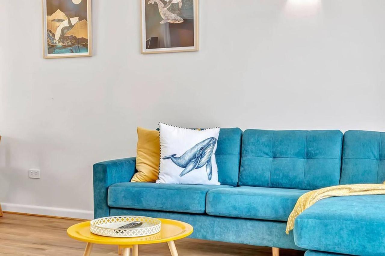 Apartment Adventure Awaits - Footsteps From West Adelaide