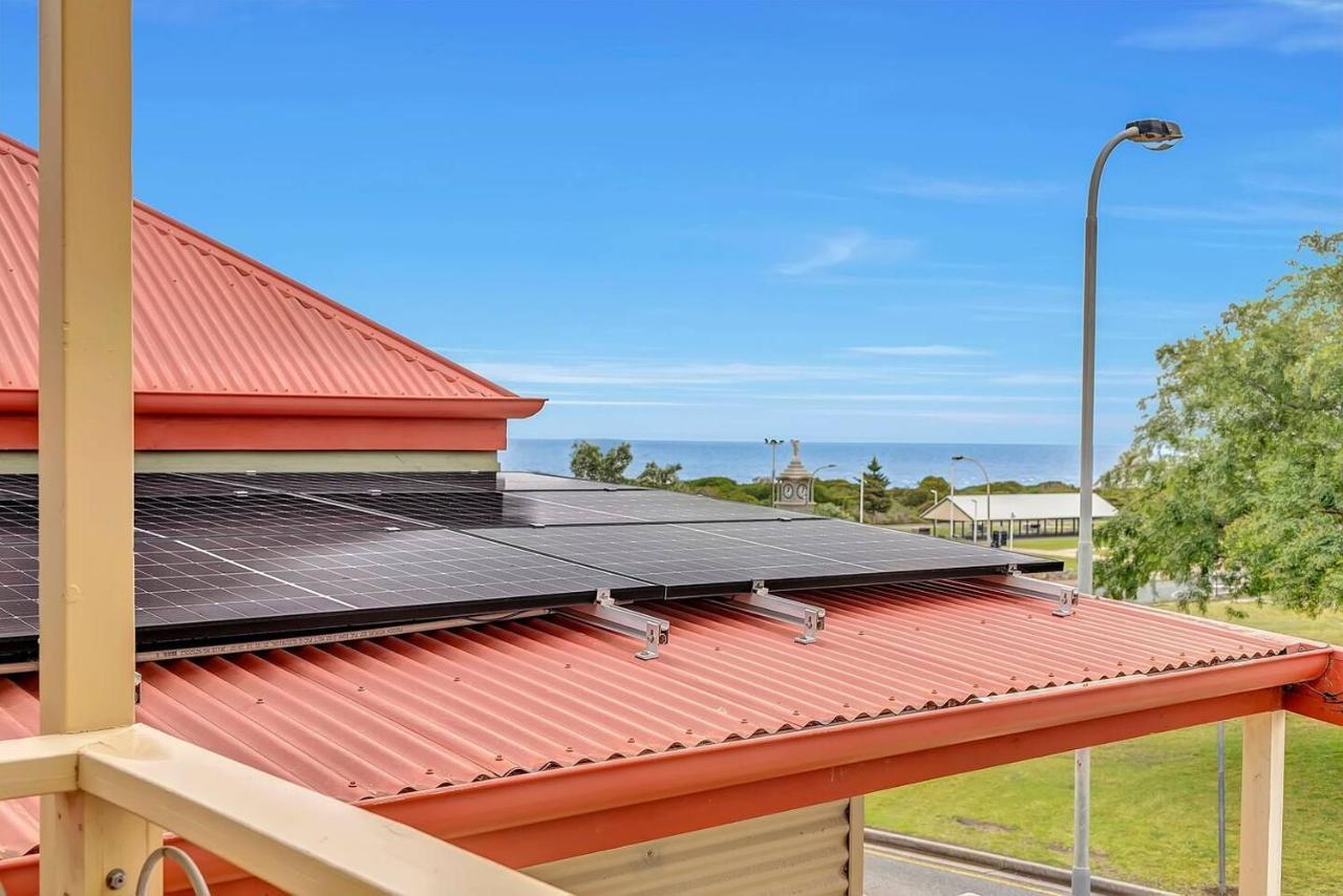 Apartment The Seaside Loft - A Breezy Beachside Lifestyle