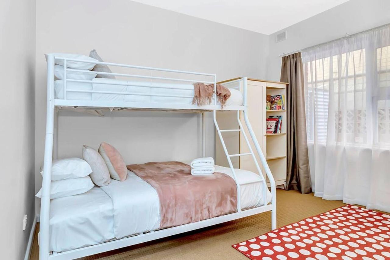 Apartment Adventure Awaits - Footsteps From West Adelaide