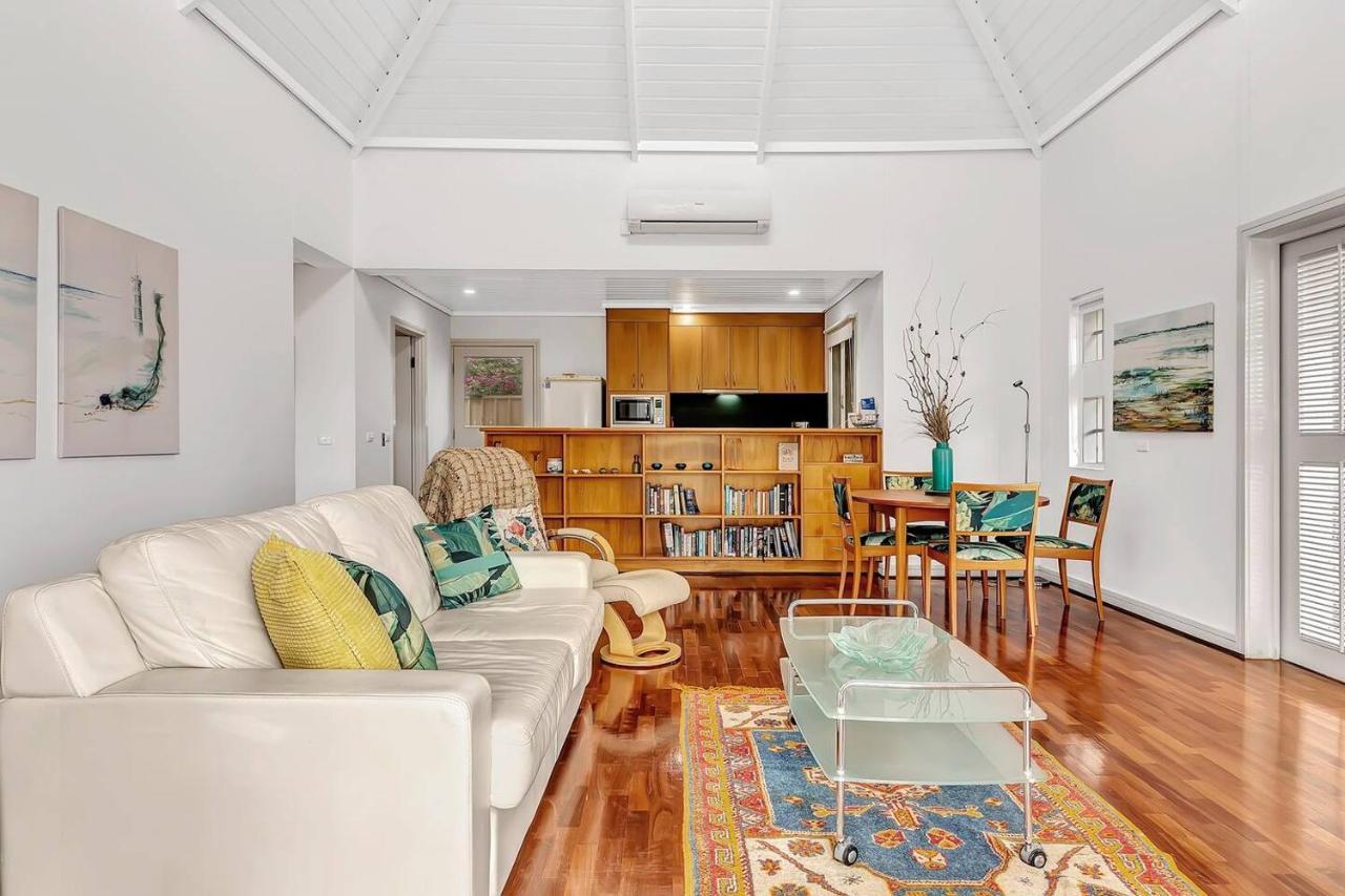 Time And Tide Hideaway - A Spacious Beachside Escape Adelaide