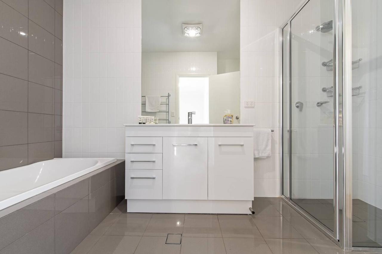 Colley's Nest - Family-friendly Townhouse With Patio