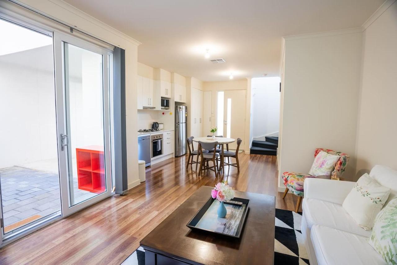 The Lane Of Lightsview - Relaxed Inner-city Living Holiday home *