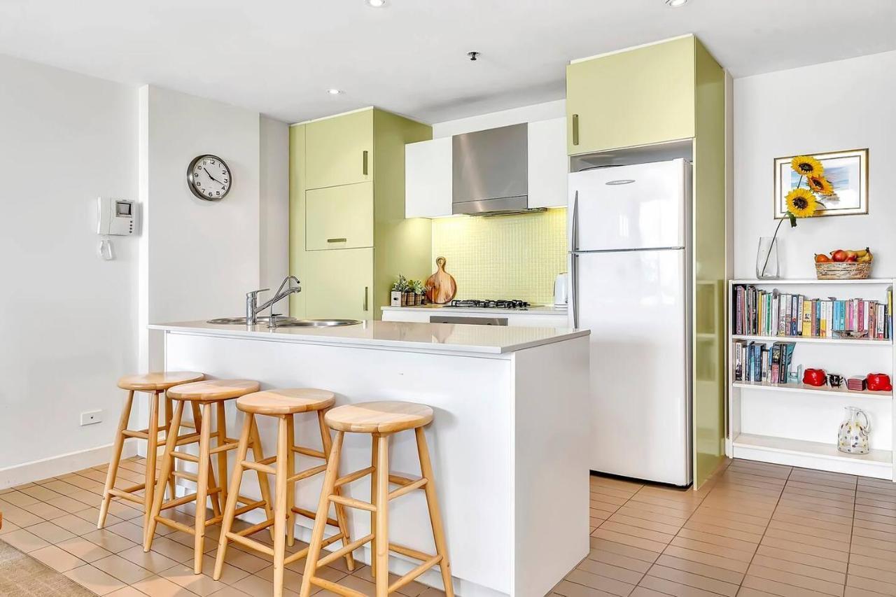 Waterfront Resort-style Living At Glenelg