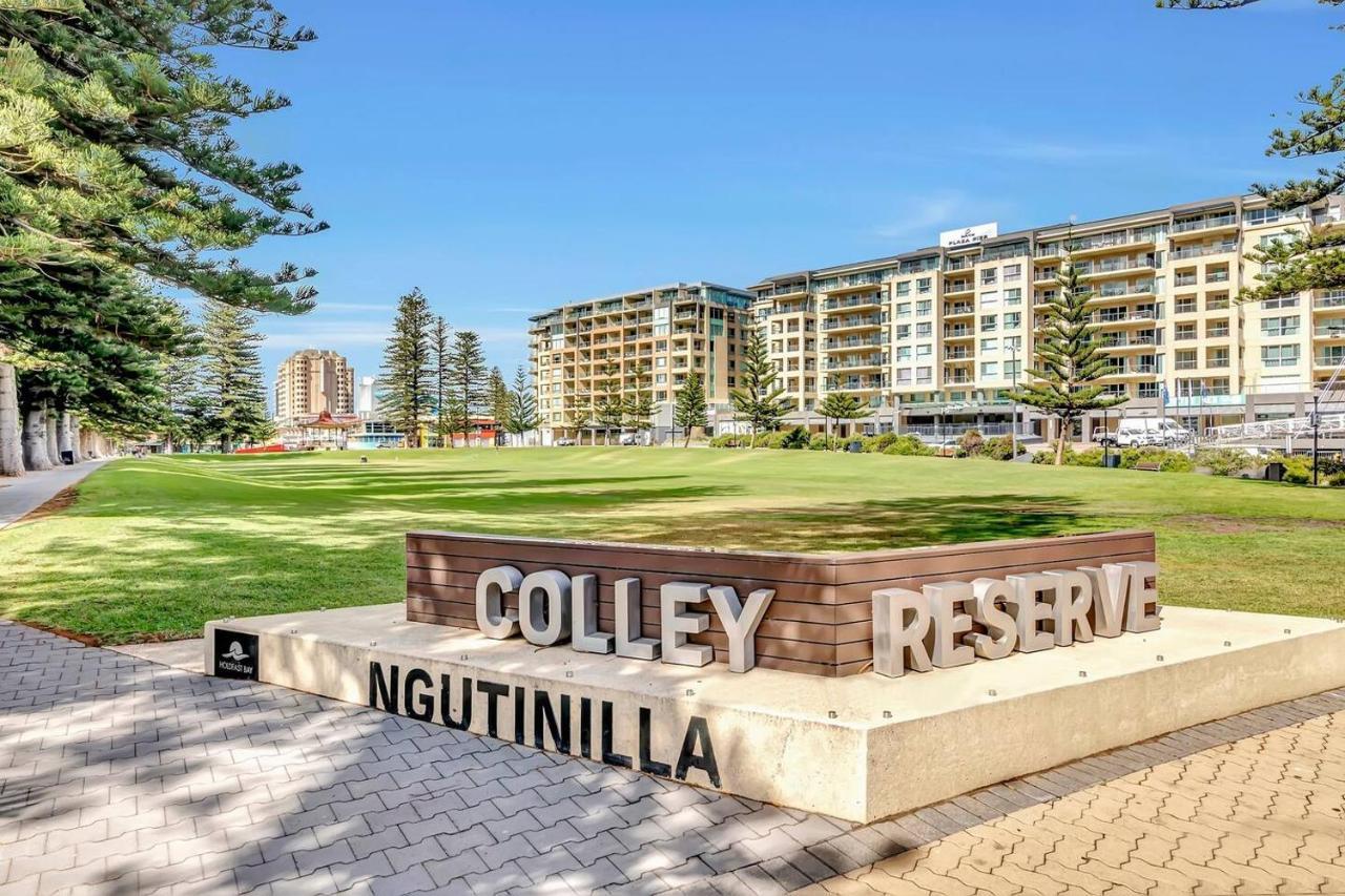 Apartment Waterfront Resort-style Living At Glenelg