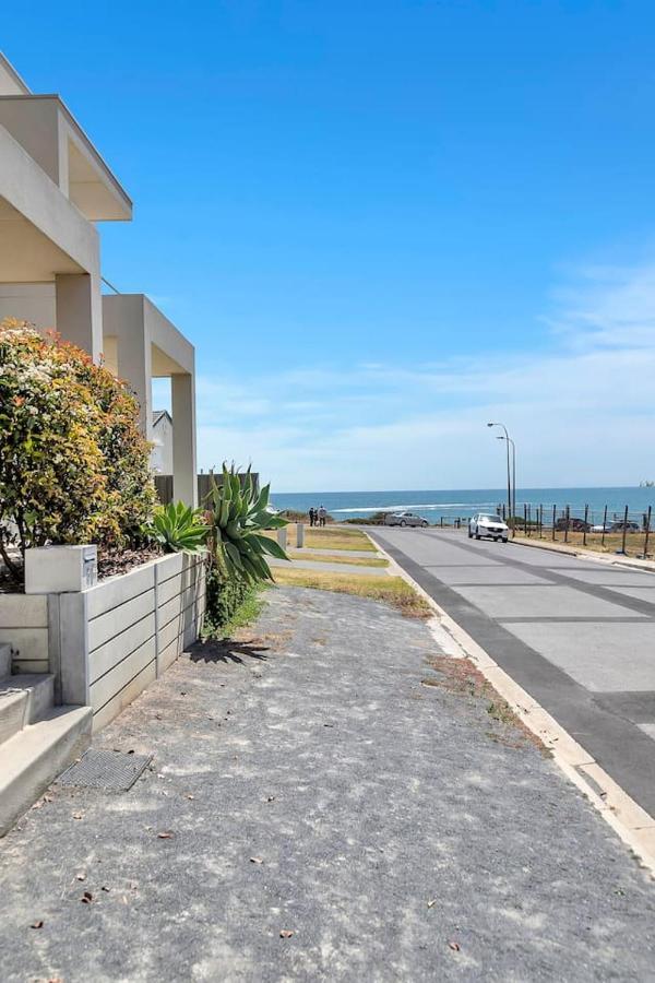 Holiday home Oceanside At Christies - Contemporary Comfort *