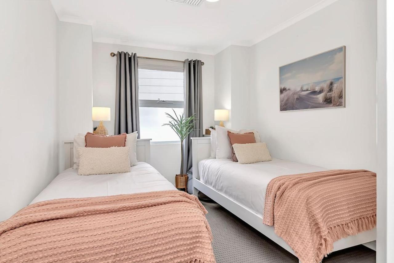 Oceanside At Christies - Contemporary Comfort
