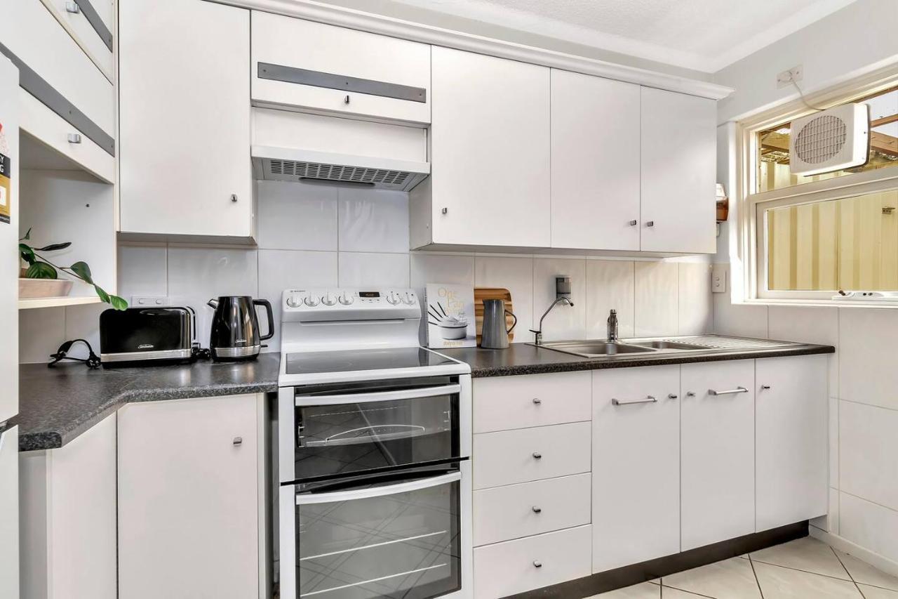 Heart Of Henley - A Homey Hideaway By The Apartment