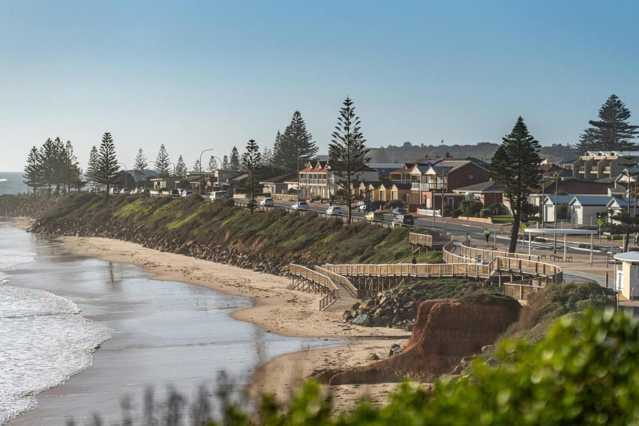 Holiday home Oceanside At Christies - Contemporary Comfort