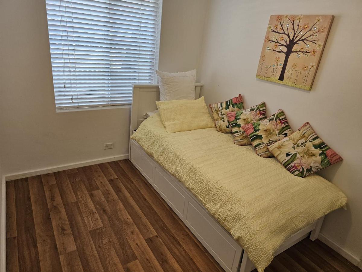 Apartment Family Oasis In *