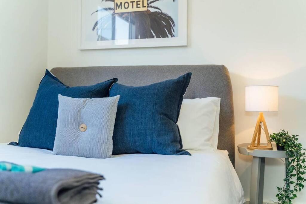 Apartment Nirvana On Gray - 2br Staycation Wifi Adelaide