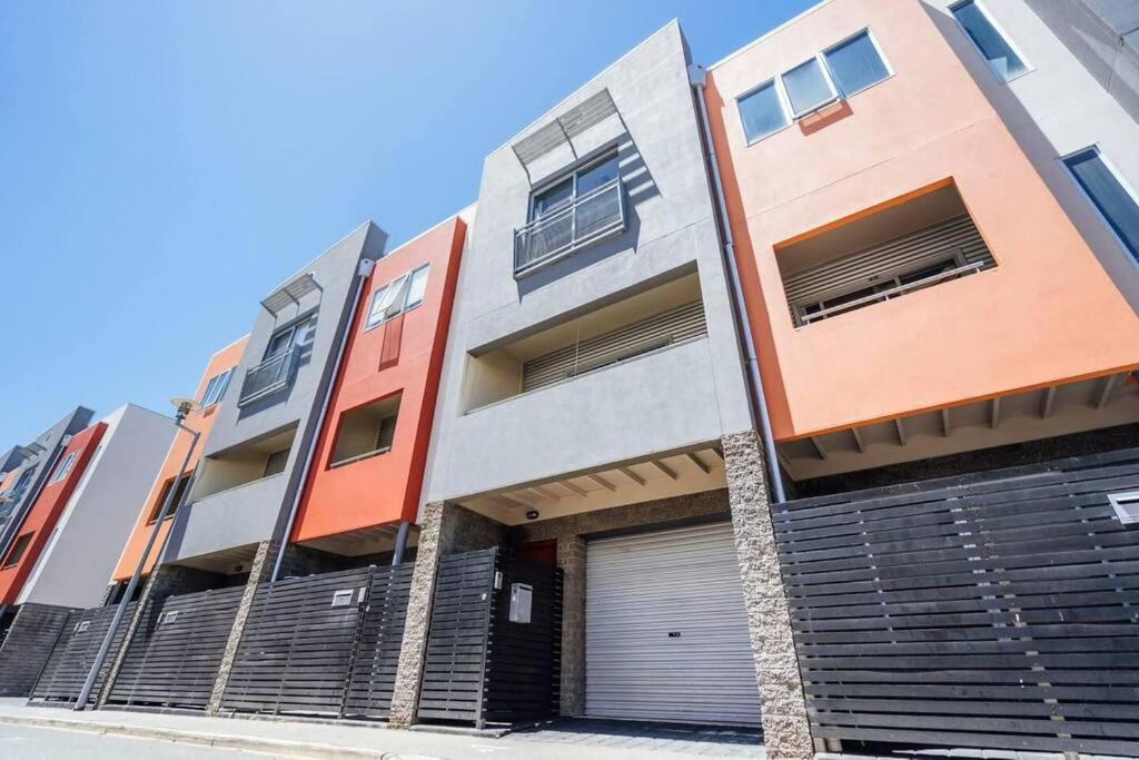 Apartment Nirvana On Gray - 2br Staycation Wifi